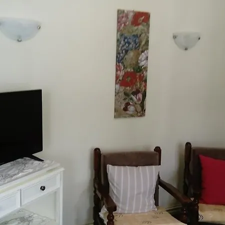 Apartmán Despinas And Savvas House *
